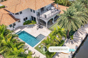 Waterfront Villa Beach Proximity Venice of America Coastal Extravagance Palm Key VlLLAS